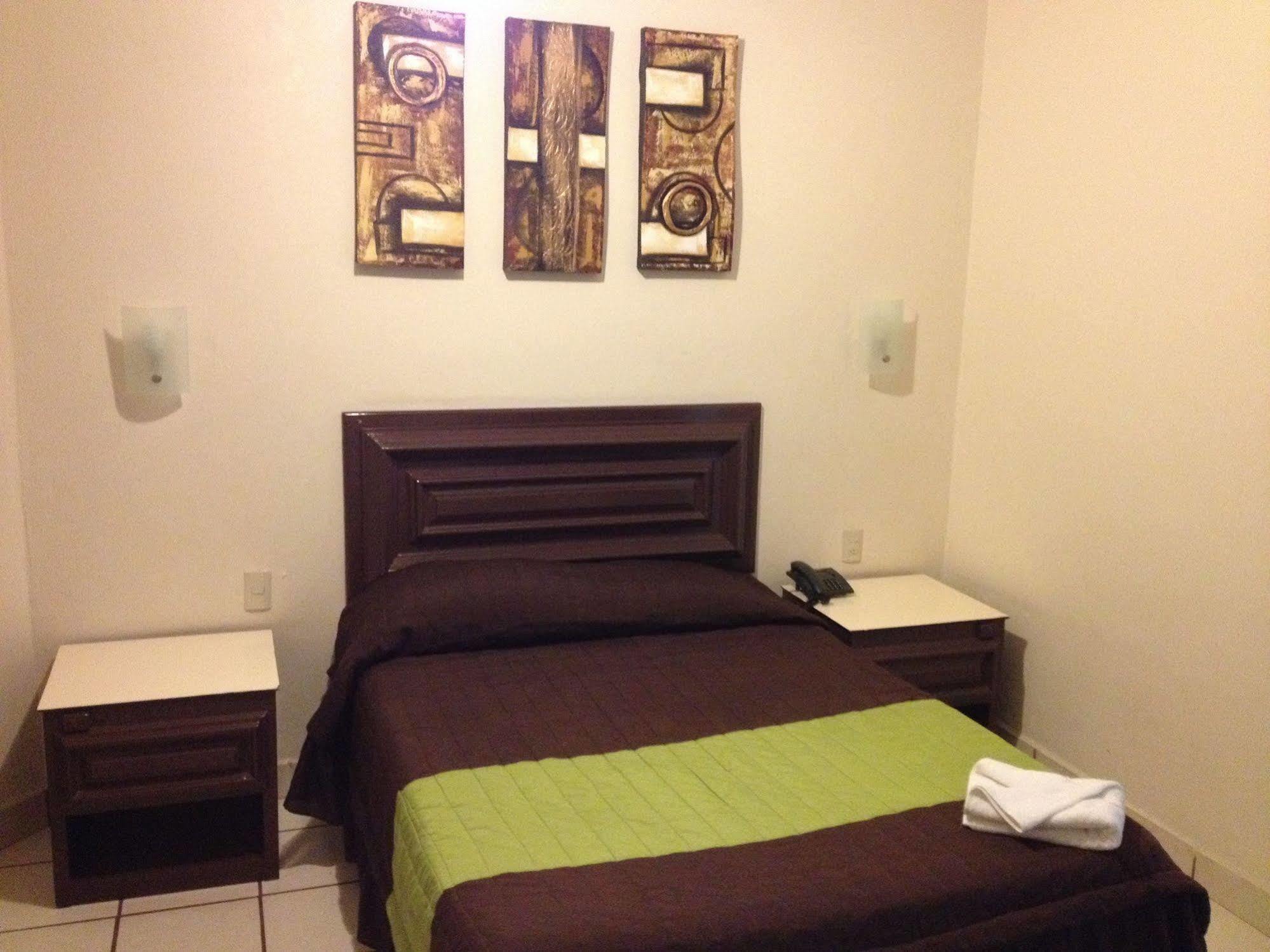 Hotel El Roble Tuxtla Gutiérrez Exteriér fotografie